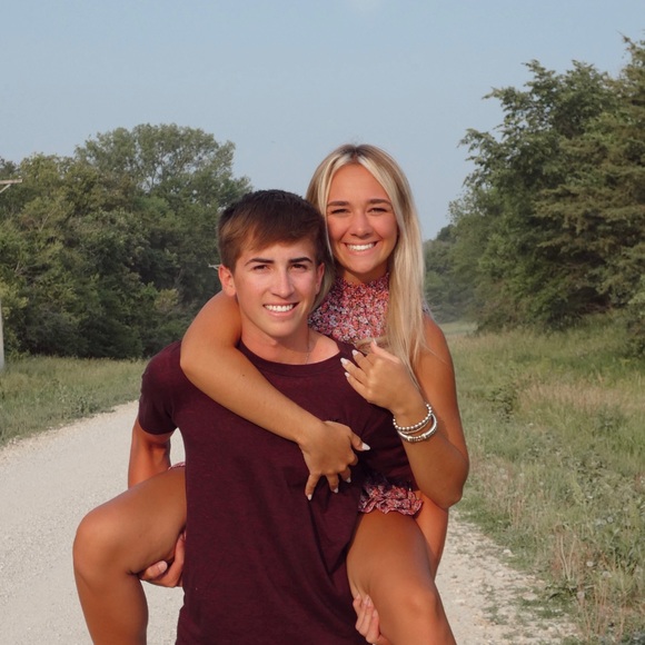 Meet your Posher, Taylor - Picture 1 of 1